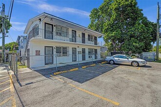 Building Photo - 7520 NE Miami Ct