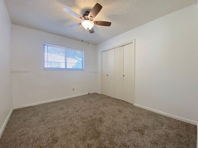 Building Photo - West El Paso 4 bed refrig A/C Home!