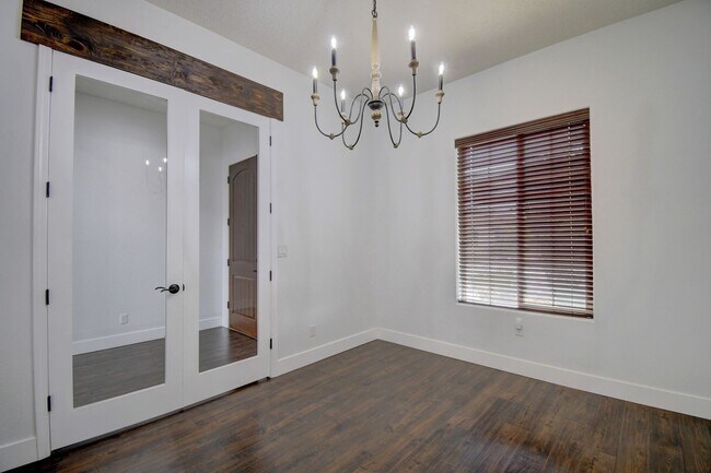 Building Photo - Beautiful Loma Colorado Home.