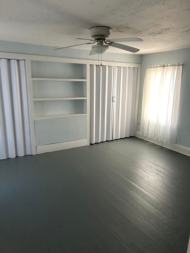 Building Photo - 1284 S Bay Rd