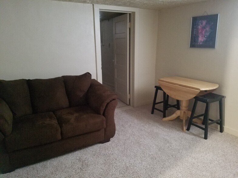 living space - 521 Harrison St