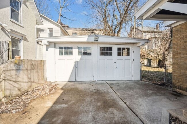 Building Photo - 228 Dorchester-