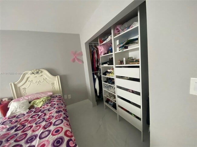 Building Photo - 7010 SW 144th Pl