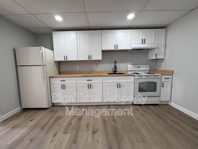 Building Photo - 229 Jonathan St