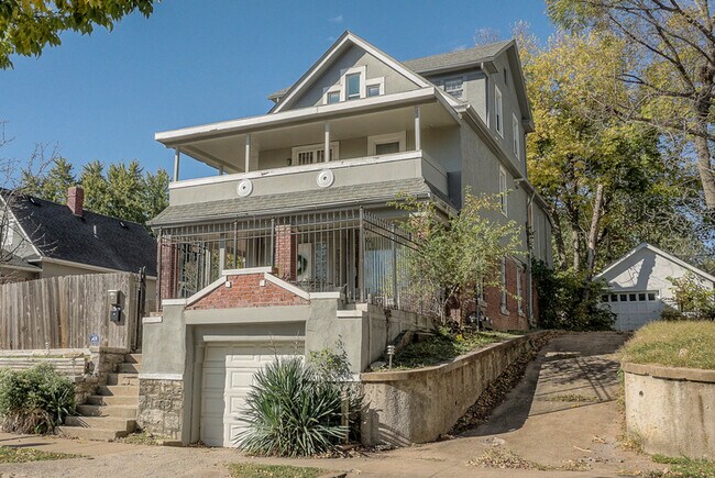 Building Photo - 4416 Terrace St