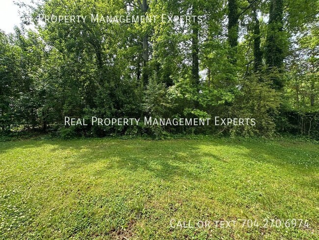 Building Photo - 6850 Delta Lake Dr