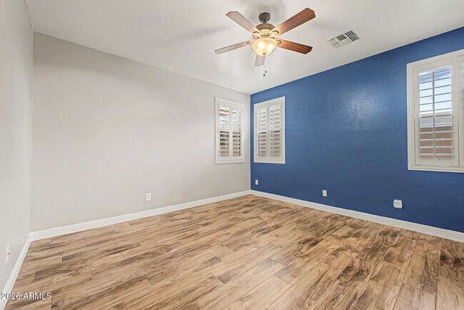 Building Photo - 7103 W Lone Tree Trail