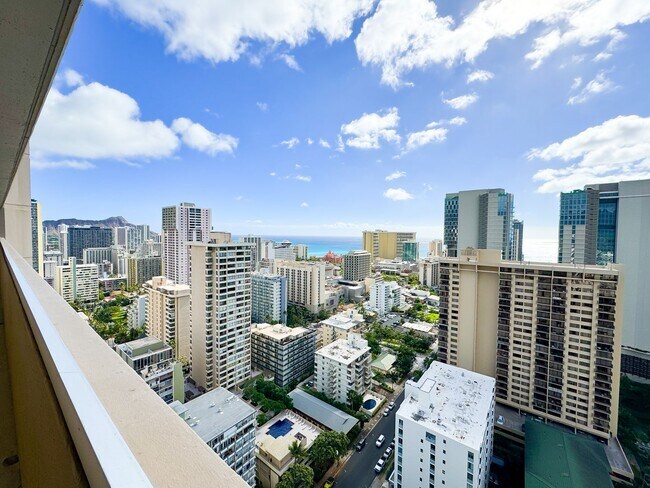 Building Photo - 2121 Ala Wai Blvd