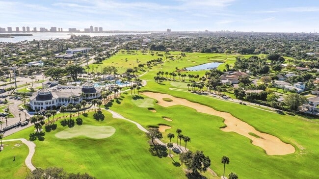 Building Photo - 52 Yacht Club Dr