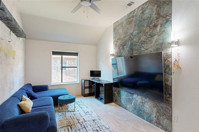 Building Photo - 2949 Mandalay Dr