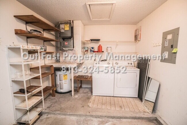 Building Photo - 2764 Kavalier Dr