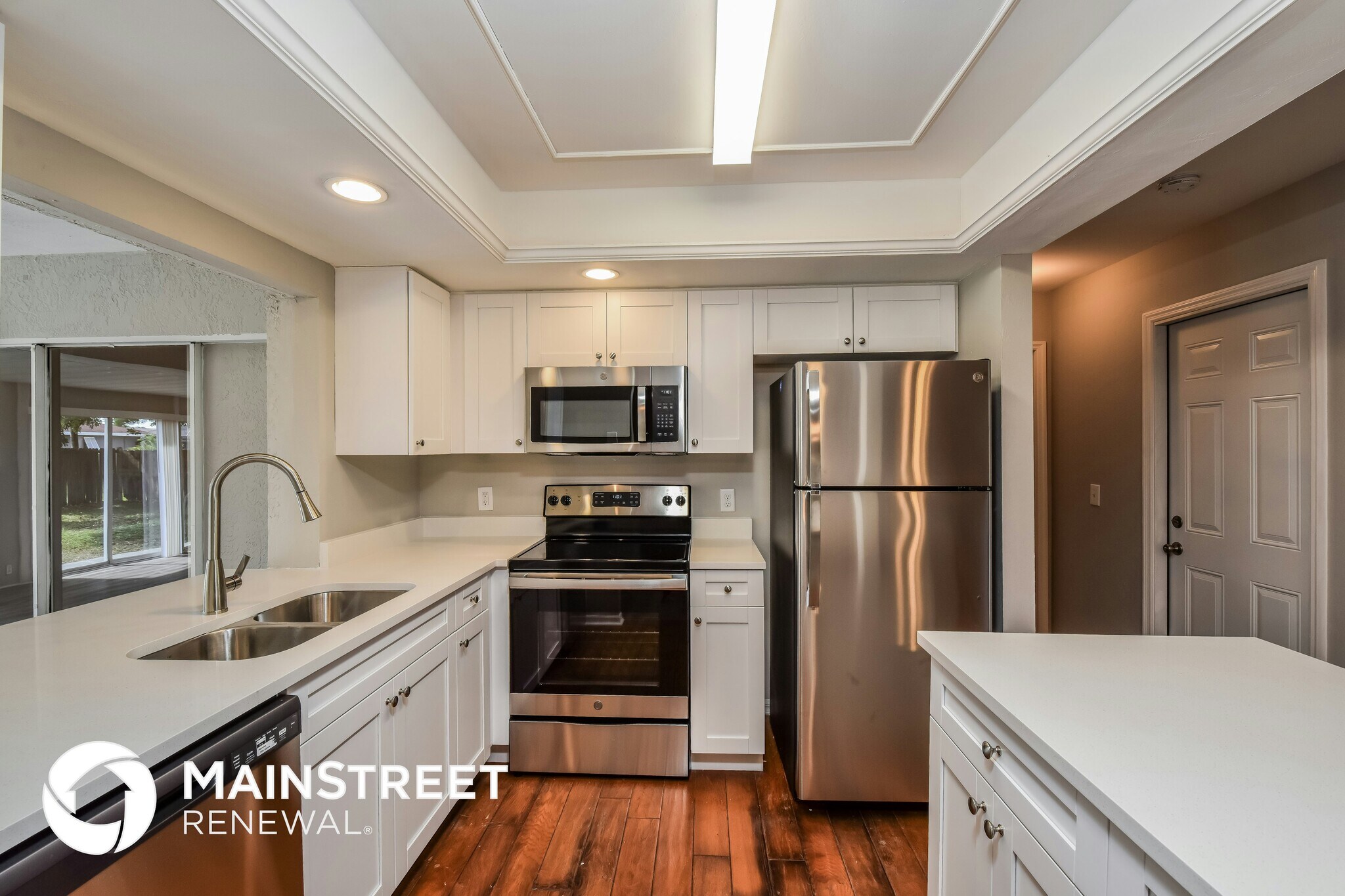 Building Photo - 3527 SE 3rd Ave