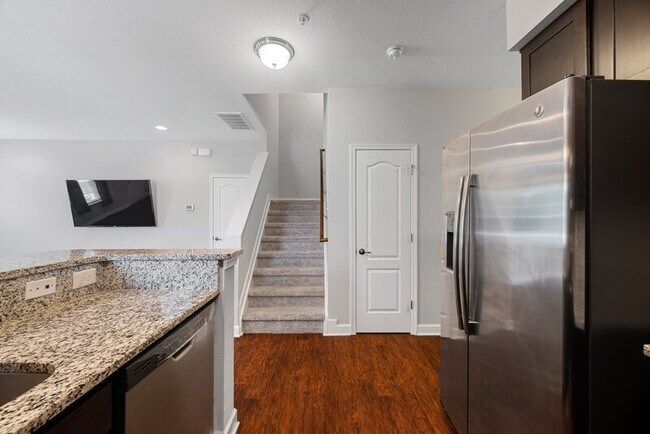 Building Photo - 623 Freeman Dr