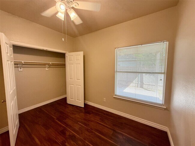 Building Photo - 8703 Weiser Dr