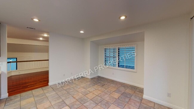 Building Photo - Beautiful 2-Bedroom, 2.5-Bathroom Townhome...