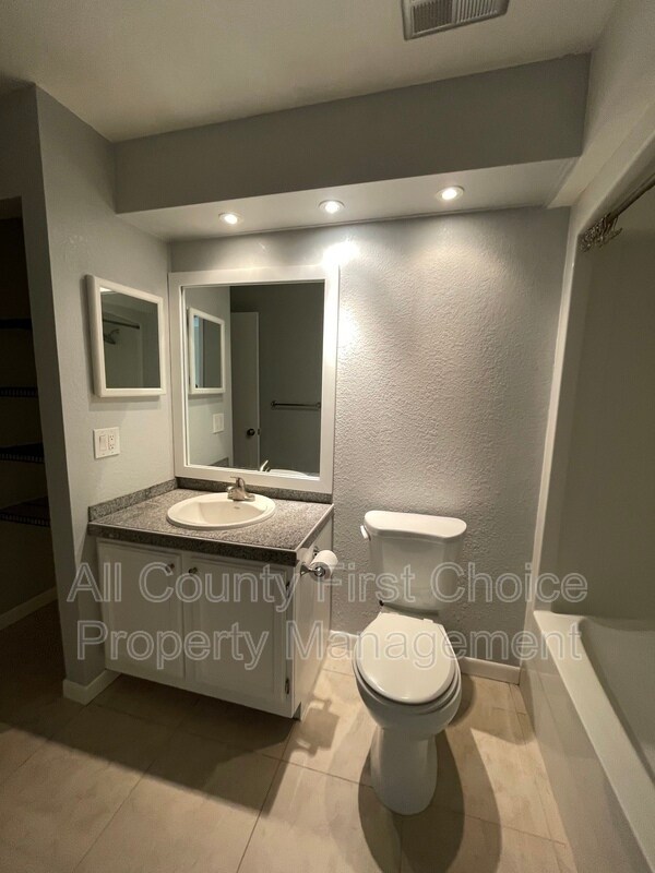 Building Photo - 7360 Ulmerton Rd