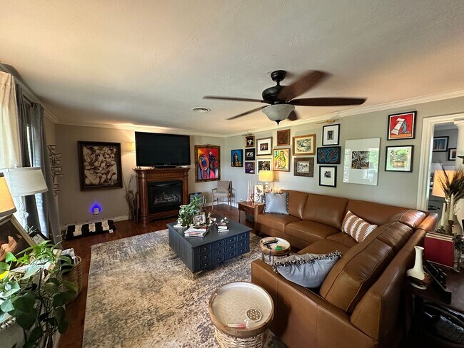 Building Photo - For Rent: Spacious 3 Bed + Office Home wit...