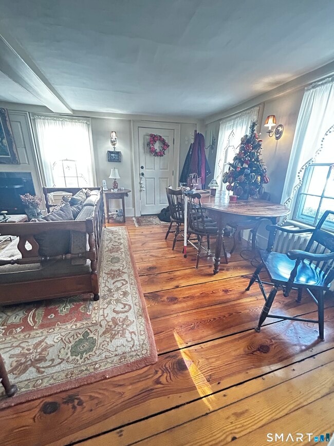 Building Photo - 157 Main St