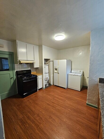 Building Photo - 2439 Fruitvale Ave
