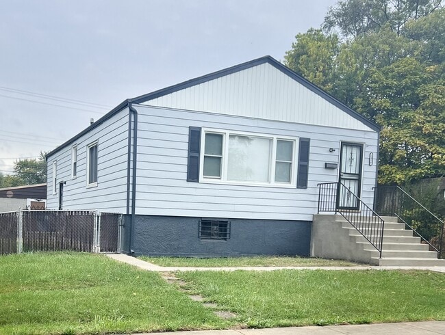 Building Photo - 2416 Johnson St