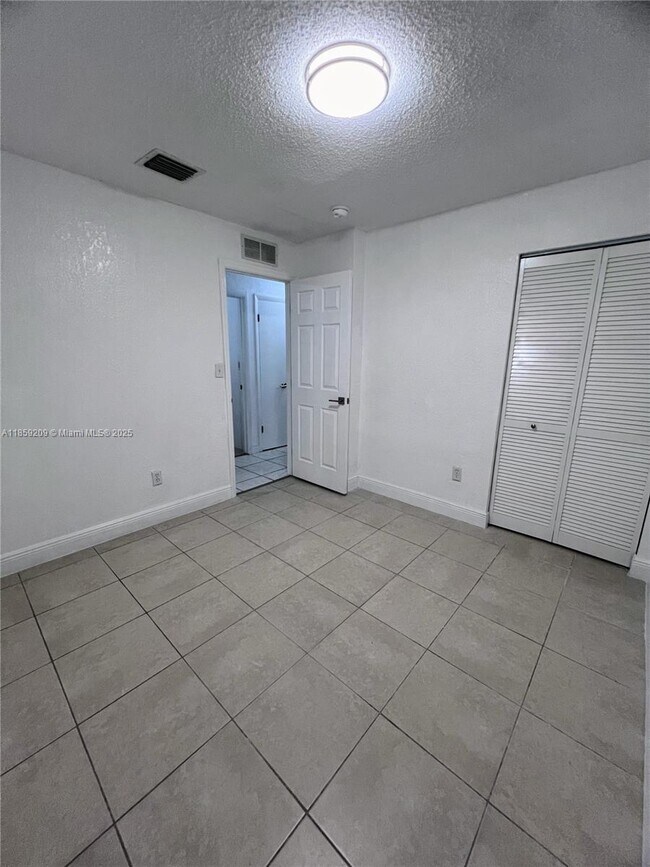 Building Photo - 20780 NW 37th Ct