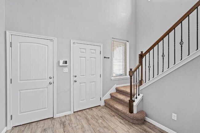 Building Photo - 607 Stampede Rd