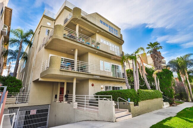 Building Photo - 11920 Goshen Ave