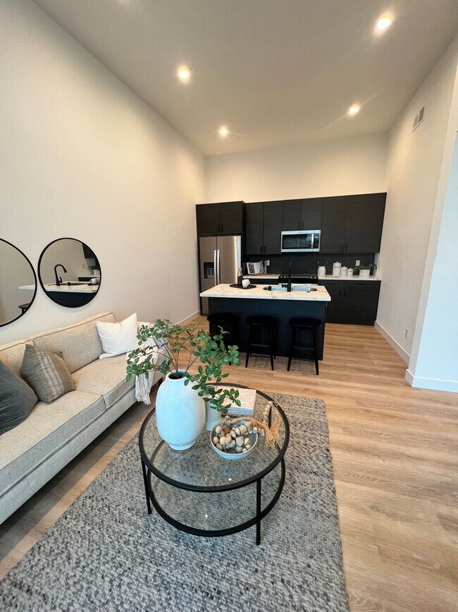 Building Photo - Remington