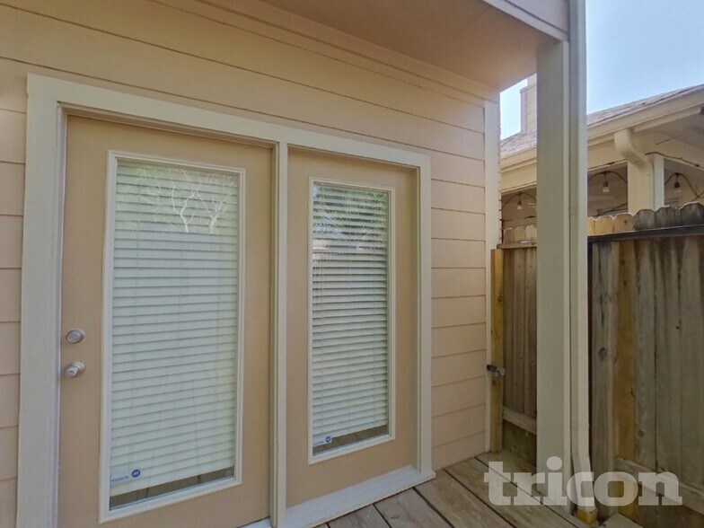 Building Photo - 2906 Crescent Bend Rd