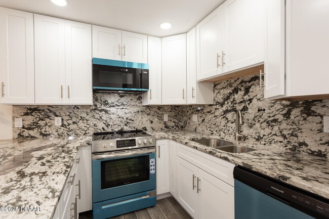 Building Photo - 23 Ocean Palm Villa S