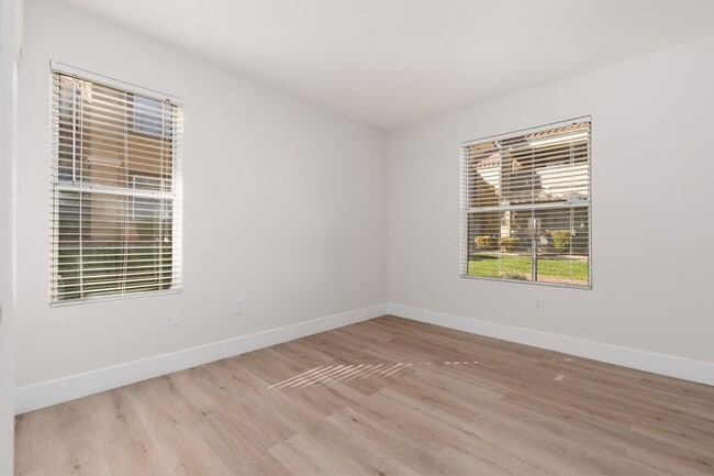 Building Photo - Completely remodeled 1st floor unit in gated Silverado Ranch community