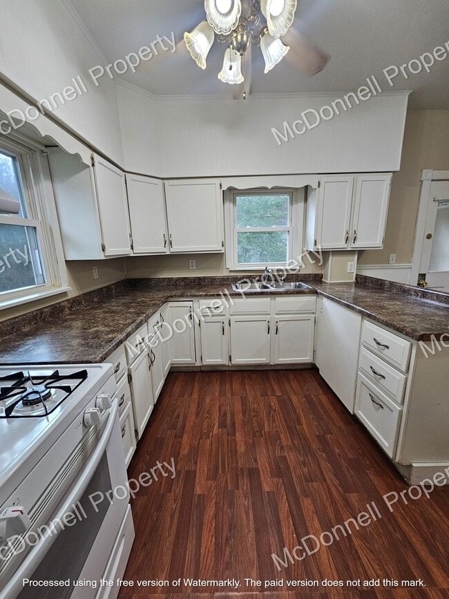 Building Photo - MOVE IN SPECIAL! There is a $25 fee per application and everyone over 18 needs to fill out their ...