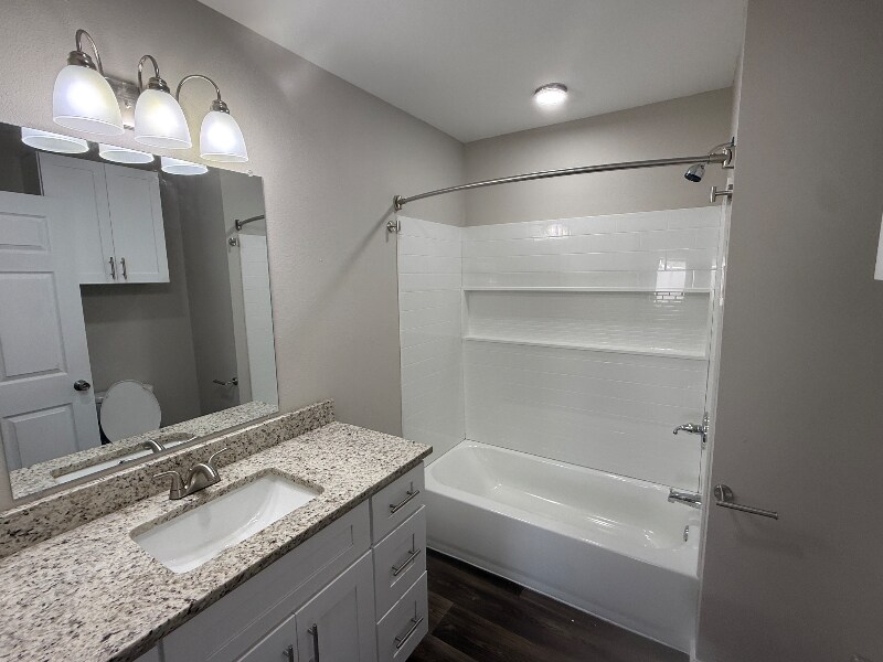 Building Photo - 80 Redwood Ln