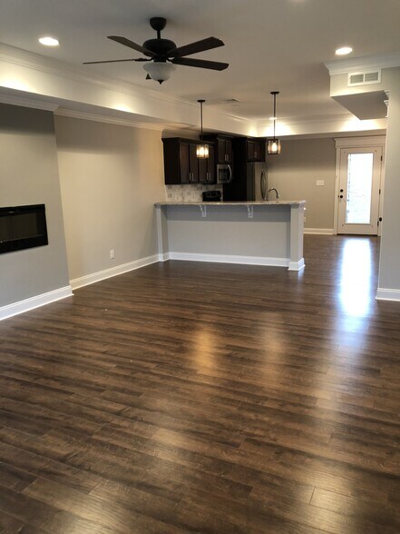 Building Photo - 159 Mallard Ln