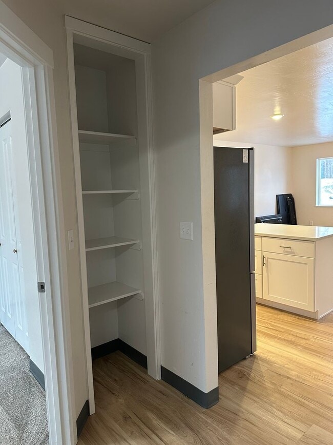 Building Photo - 8193 N Mohawk St