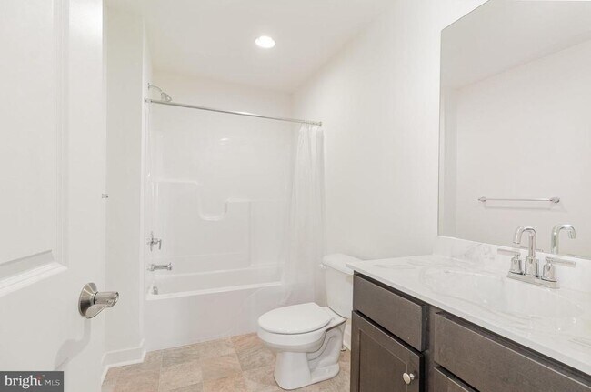 Building Photo - 1708 Fairmont Dr