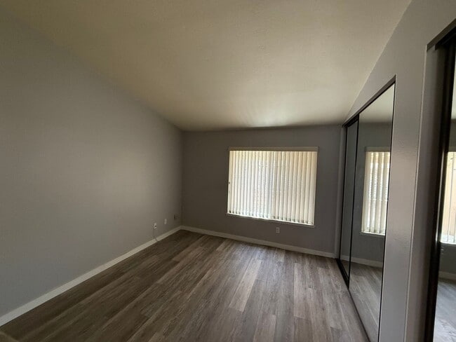 Building Photo - 2 Bed / 2 Bath - Capri is Ready for You