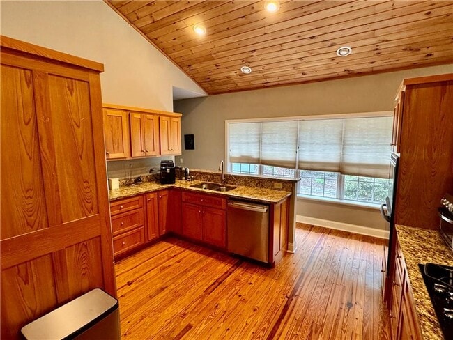 Building Photo - 72 Terrace Way