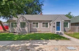 Building Photo - Bright, Spacious Home in Prime Southeast B...