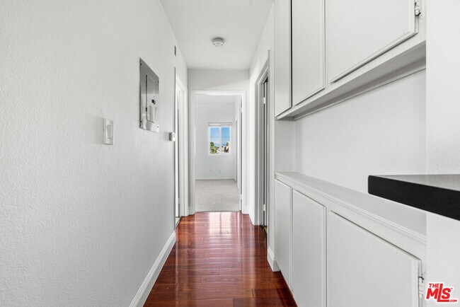 Building Photo - 12621 Washington Pl