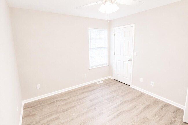 Building Photo - 1306 Godas Cir