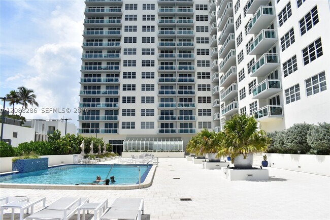 Building Photo - 6917 Collins Ave