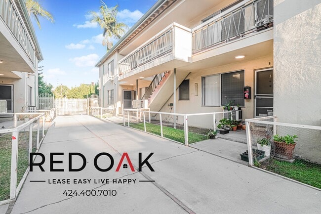 Building Photo - 1403 Tamarind Ave