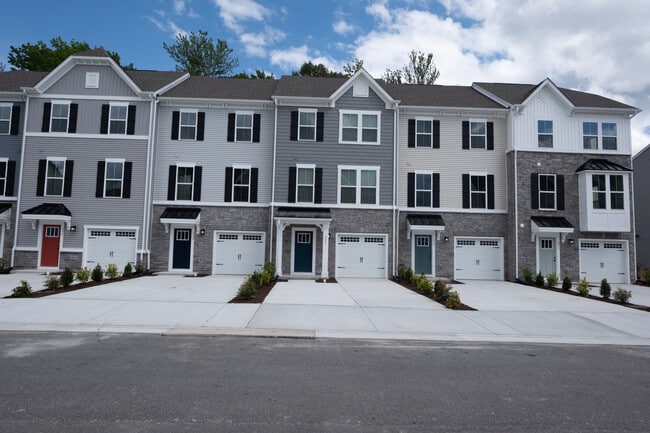 Building Photo - 222 Tern Ct