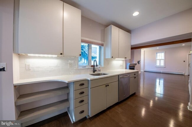 Building Photo - 35 Delaware Ave