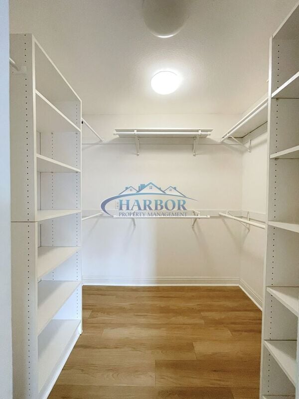 Building Photo - 23708 President Ave