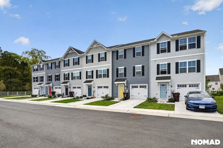 Building Photo - 611 Yellow Bill Ln