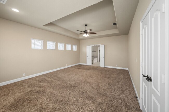 Building Photo - 504 Ridgewater Trail
