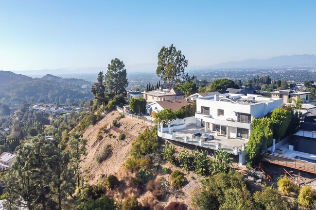 Building Photo - 11470 Dona Evita Dr