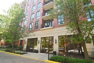 Building Photo - 343 W Old Town Ct